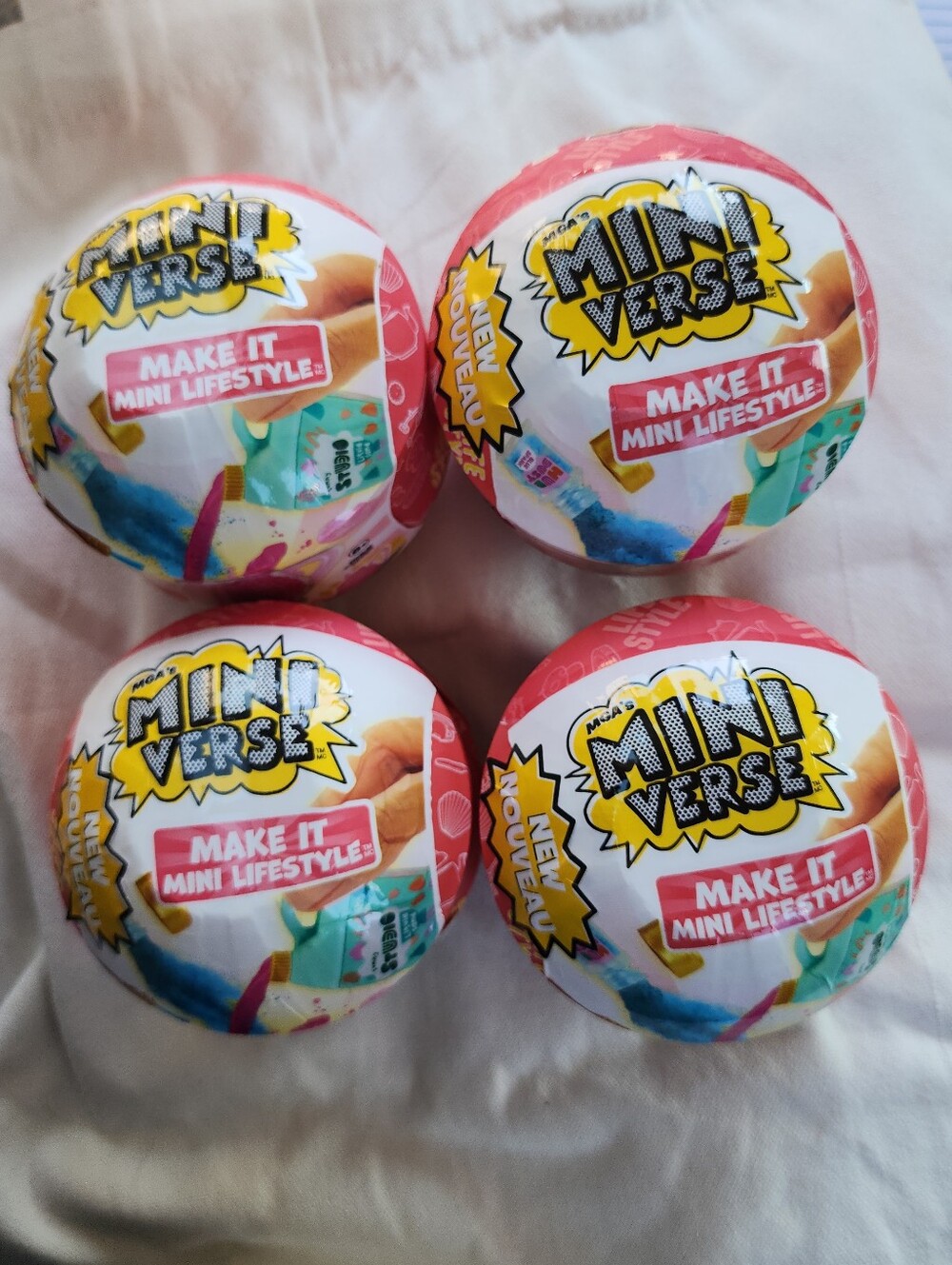 Mini Verse Make It Mini Lifestyle Surprise Toys x4 Pices Bulk